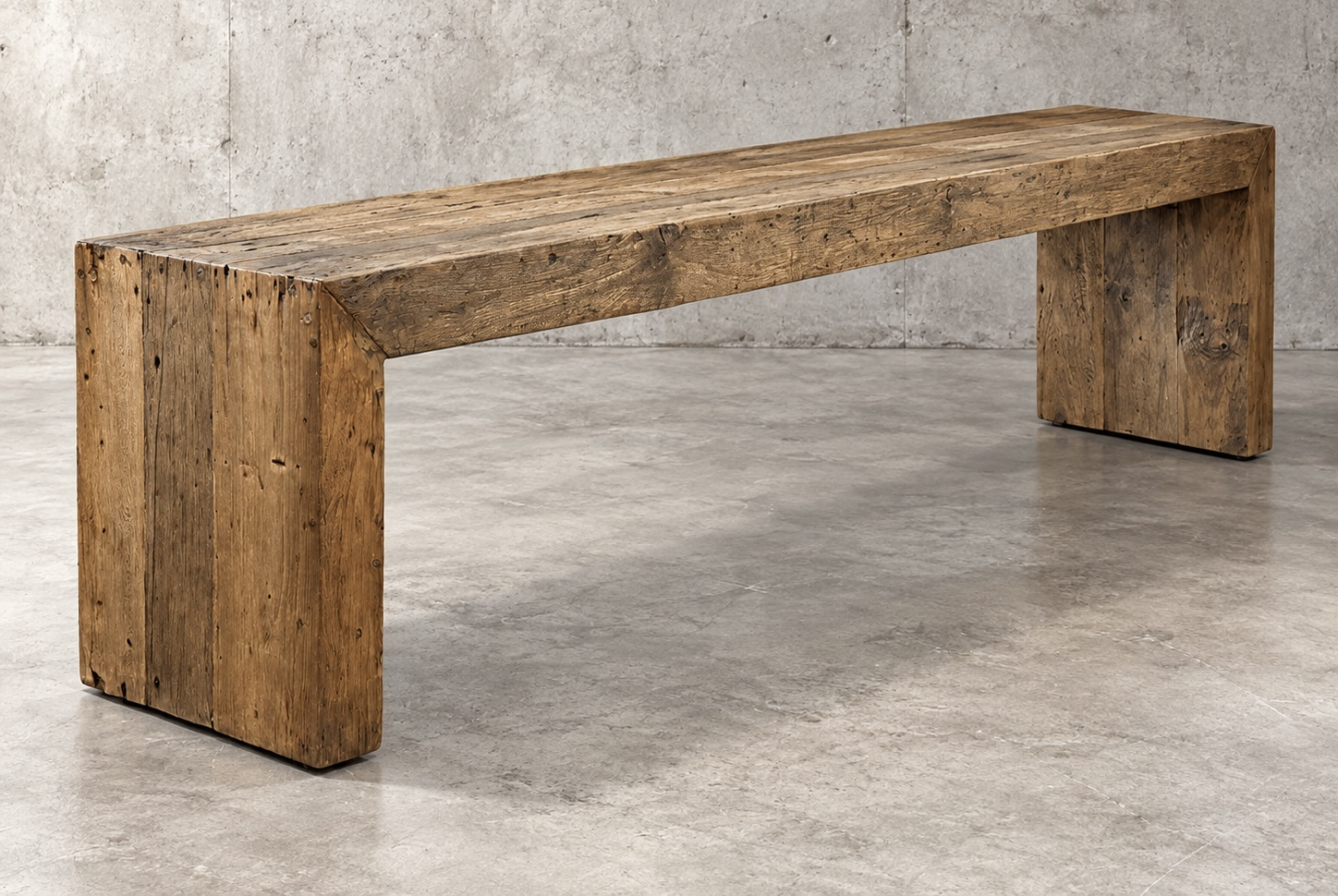 BANDA BENCH 180 長凳 循環柚木長凳全貌：厚實的長板凳面與兩側板腳